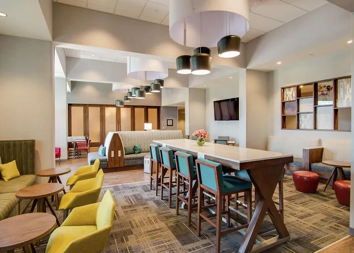 Hampton Inn & Suites By Hilton Nashville North Skyline
